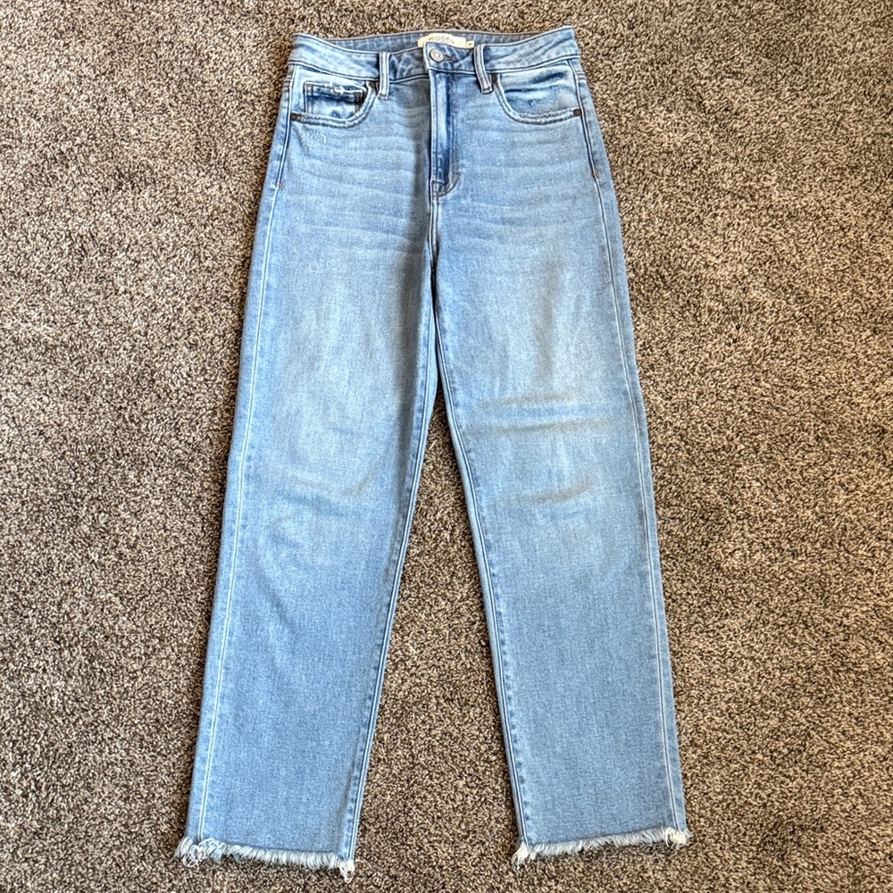 Classic Light Blue Cropped Women's Jeans